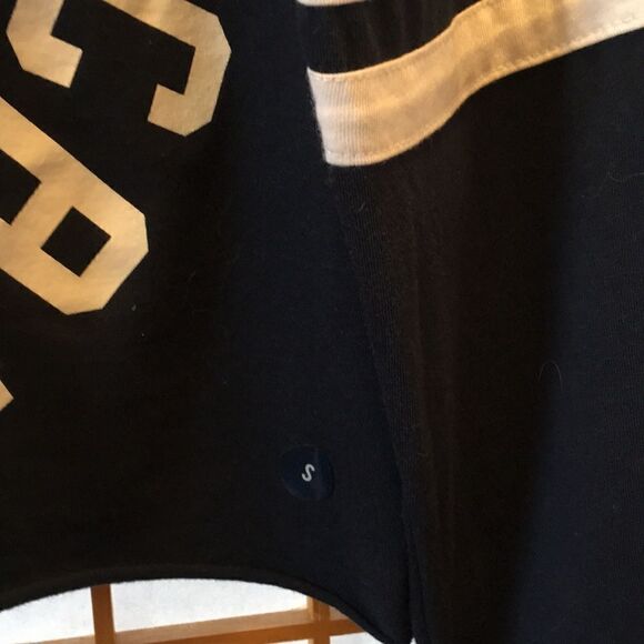 Hollister Graphic L/S Cropped Hoodie - Picture 3 of 8